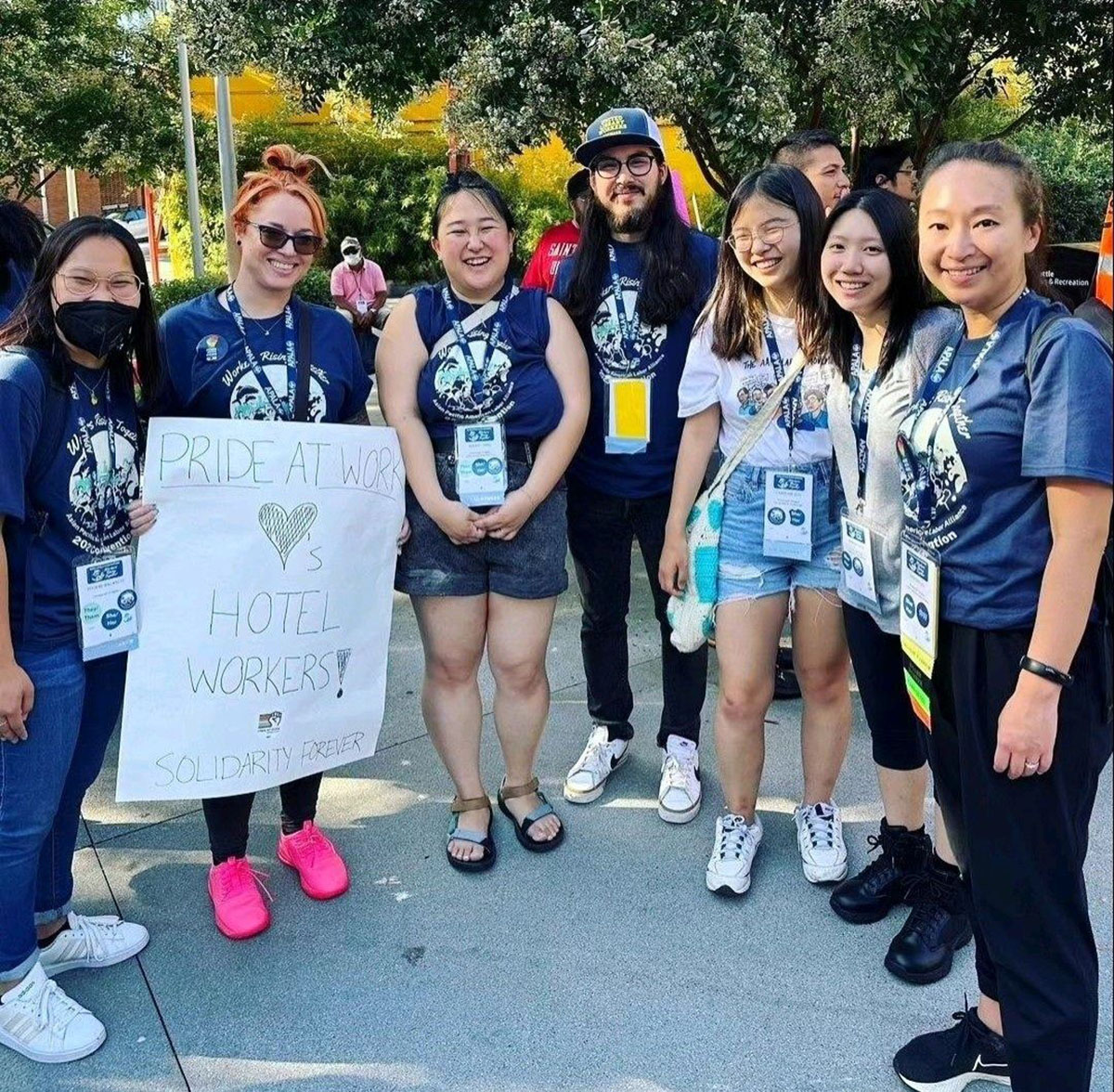 APALA attendees showing solidarity with Unite Here Local 8